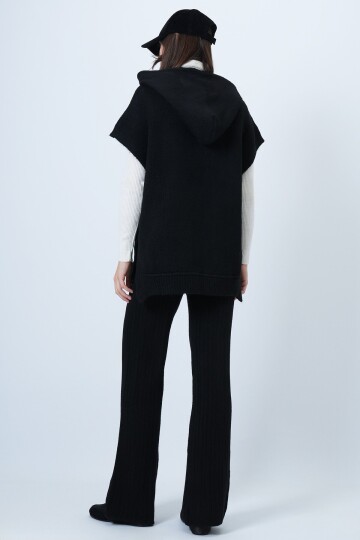 Kapüşonlu Kolsuz Sweat ve Beli Lastikli Pantolon Triko Takım