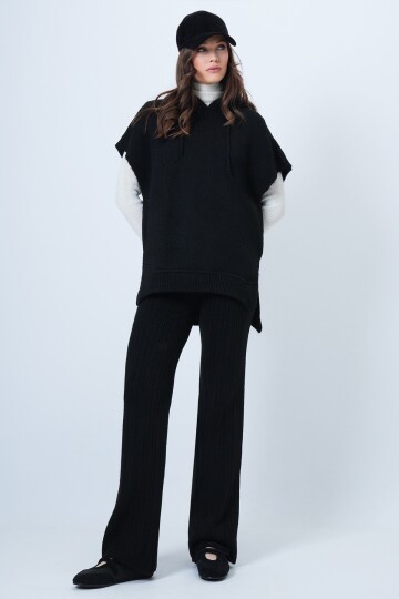 Kapüşonlu Kolsuz Sweat ve Beli Lastikli Pantolon Triko Takım