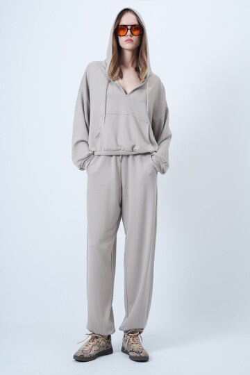 Kapüşonlu V Yaka Oversize Pamuklu Sweatshırt Ve Pantolonlu Takım