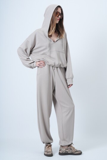 Kapüşonlu V Yaka Oversize Pamuklu Sweatshırt Ve Pantolonlu Takım