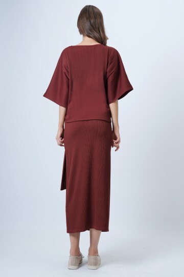 Kayık Yaka  Bluz Ve Bağlama Detaylı Etek Takım