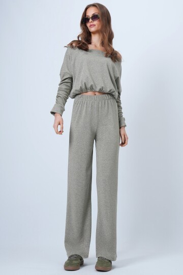 Kayık Yaka Simli Kolları Büzgü Detaylı Bluz Ve Pantolon Takım