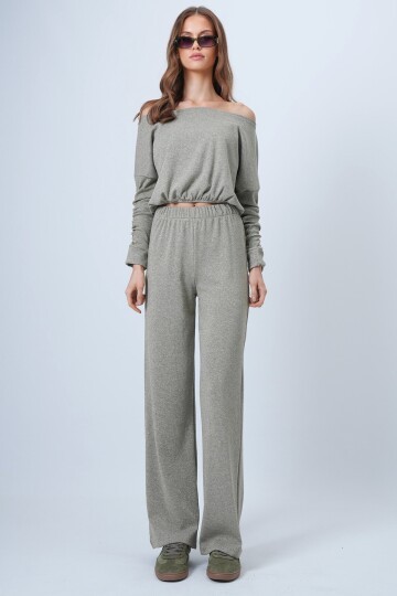 Kayık Yaka Simli Kolları Büzgü Detaylı Bluz Ve Pantolon Takım