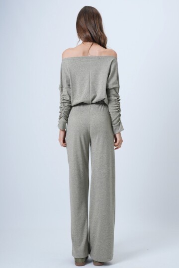Kayık Yaka Simli Kolları Büzgü Detaylı Bluz Ve Pantolon Takım
