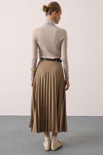 Kemer Detaylı Fermuar Piliseli Midi Boy Süet  Etek