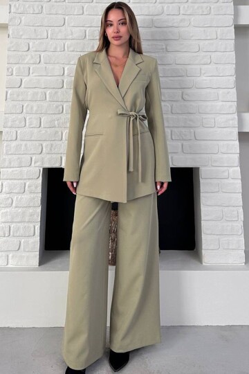 Kruvaze Yaka Bağlamalı Blazer Ceket ve Palazzo Pantolon Takım