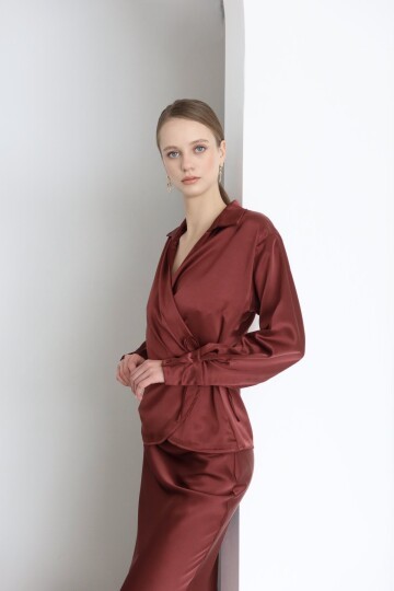 Kruvaze Yaka Bağlamalı Saten Bluz