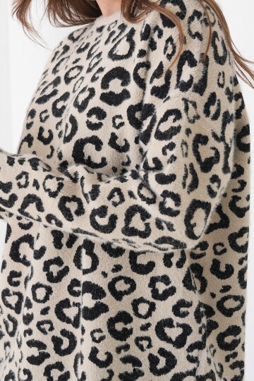 Leopar Desenli Bisiklet Yaka Yumoş Triko Kazak