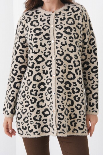 Leopar Desenli Düğmeli Yumoş Triko Hırka