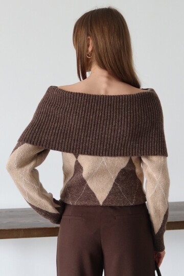 Madonna Yaka Desenli Triko Kazak