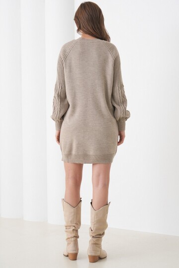 Örgü Detaylı Balon Kollu Triko Elbise