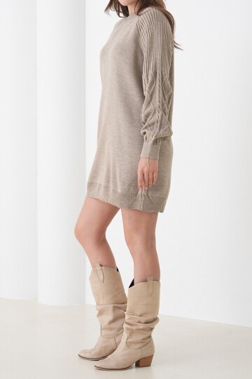 Örgü Detaylı Balon Kollu Triko Elbise