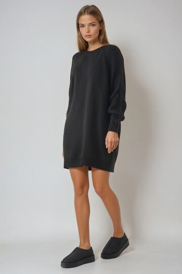 Örgü Detaylı Balon Kollu Triko Elbise