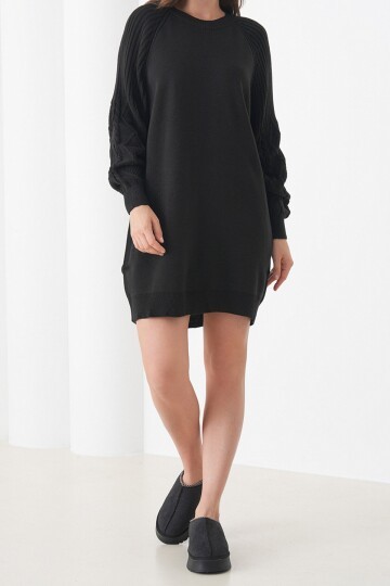 Örgü Detaylı Balon Kollu Triko Elbise