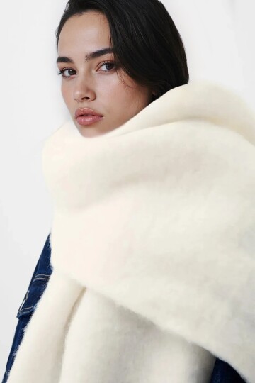 Püskül Detaylı Agnora Triko Şal