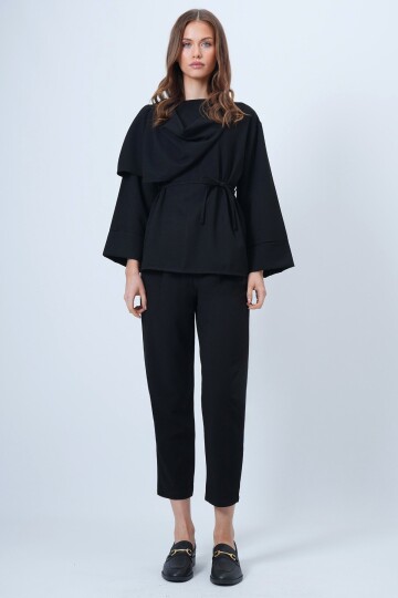 Şal Detaylı Geniş Manşet Bluz Çift Cepli Pantolon Takım