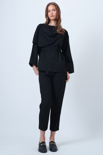 Şal Detaylı Geniş Manşet Bluz Çift Cepli Pantolon Takım