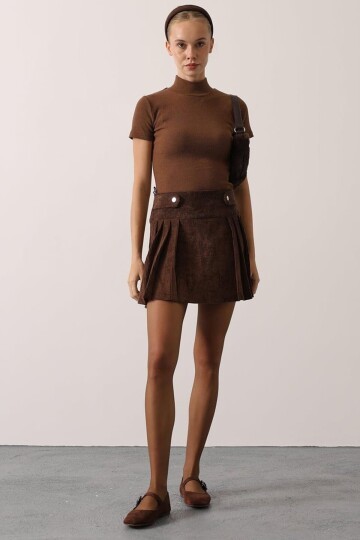 Toka Detaylı Pileli Kadife Mini Etek
