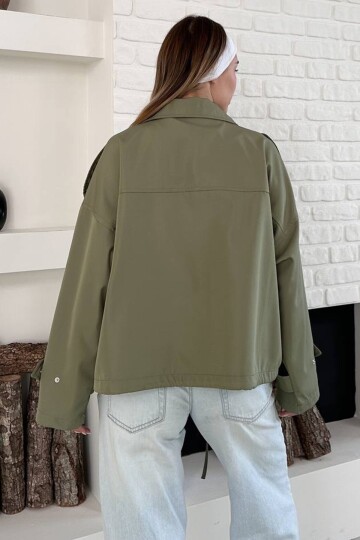 Torba Cepli Omuz ve Kolları Kemer Detaylı Düğme Kapamalı Ceket