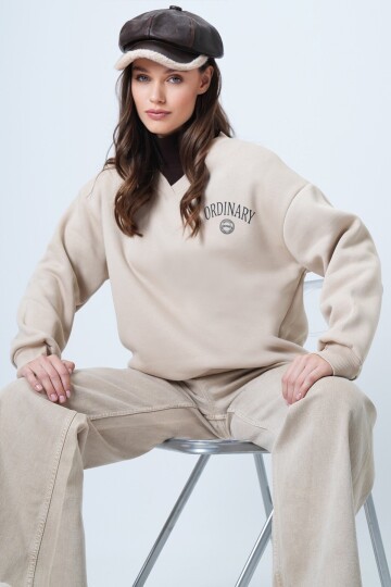 V Yaka Baskılı 3 İplik Oversize Sweatshirt