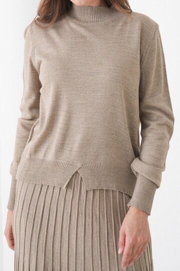 Yarım Balıkçı Yaka Kazak ve Midi Boy Piliseli Etek Takım