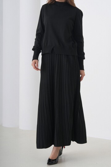 Yarım Balıkçı Yaka Kazak ve Midi Boy Piliseli Etek Takım