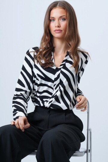 Zebra Desenli V Yaka Bluz