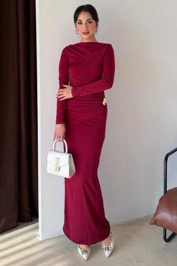 Aksesuar Detaylı Büzgülü Maxi Boy Elbise