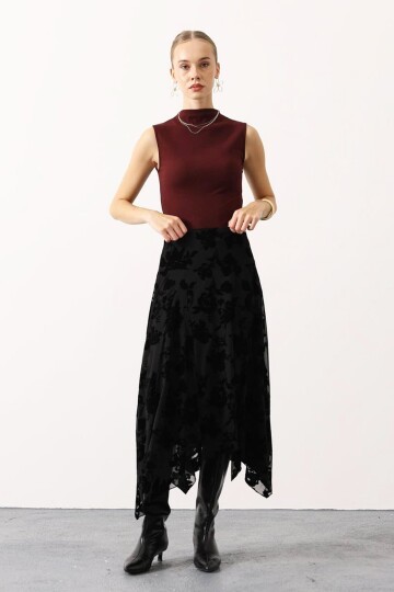 Asimetrik Kesim Çiçek Dokulu Fermuarlı Etek