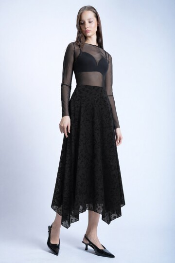 Asimetrik Kesim İçi Astarlı Tül Etek