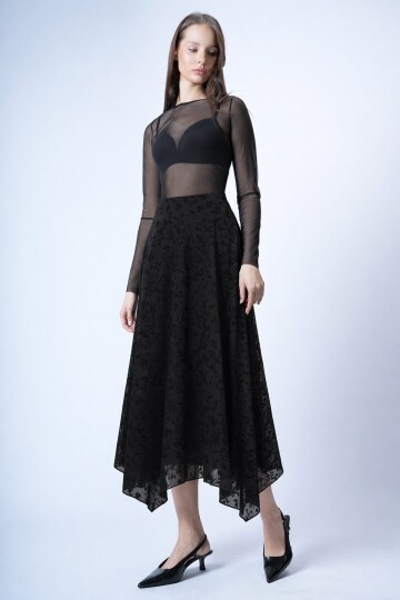 Asimetrik Kesim İçi Astarlı Tül Etek