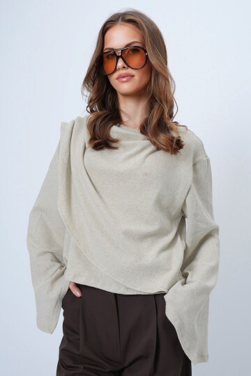 Atkı Detaylı Geniş Kollu Bluz