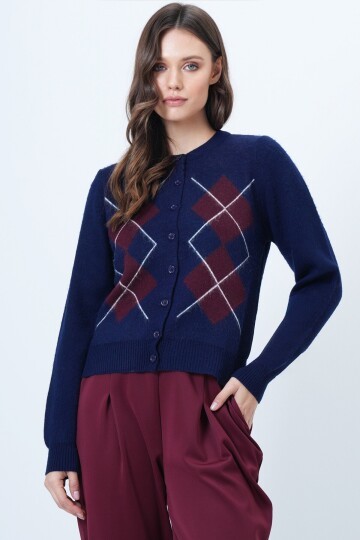 Baklava Desenli Düğmeli Triko Hırka