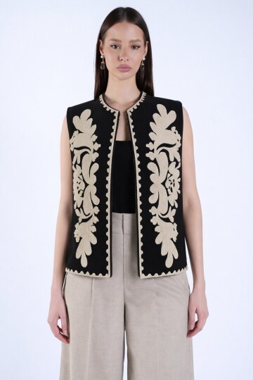 Bej Nakış İşlemeli Özel Tasarım Keten Yelek