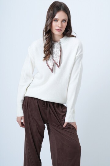 Bisiklet Yaka Fularlı Triko Kazak