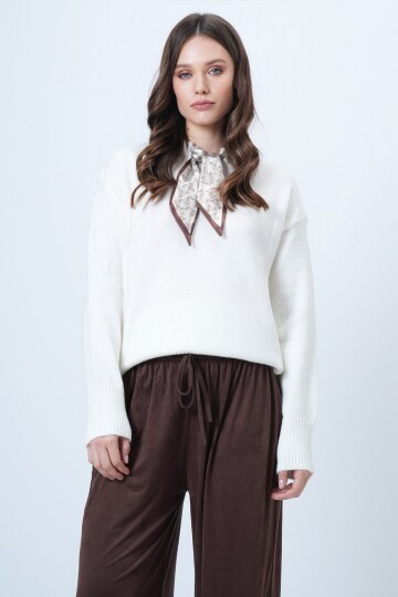 Bisiklet Yaka Fularlı Triko Kazak