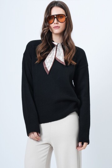 Bisiklet Yaka Fularlı Triko Kazak