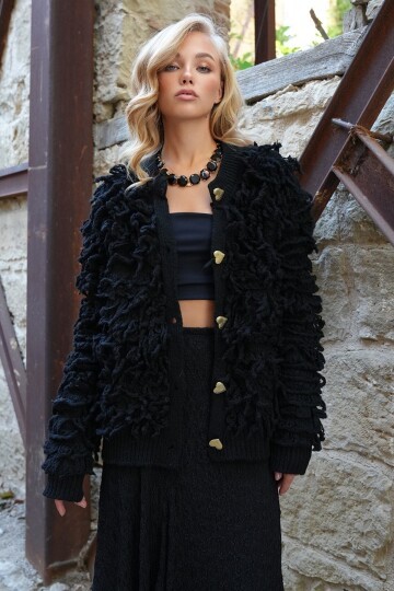 Bisiklet Yaka Kalp Düğmeli Püsküllü Hırka