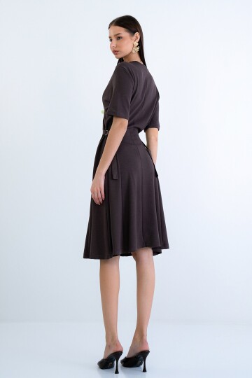 Bisiklet Yaka Tokalı Elbise