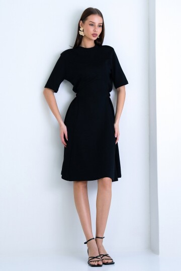 Bisiklet Yaka Tokalı Elbise