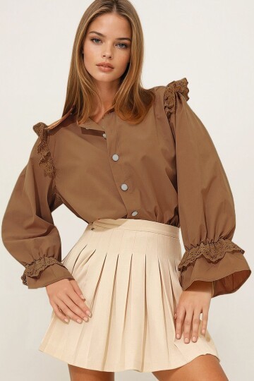 Camel Yakası Fisto İşlemeli Balon Kol Nakışlı Poplin Gömlek