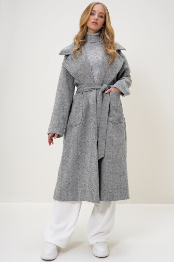 Ceket Yaka Torba Cepli İçi Astarlı Kuşak Bağlamalı Kaşe Kaban