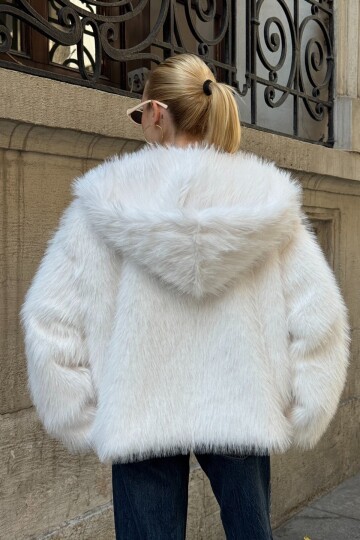 Çift Cepli Astarlı Kapüşonlu Kürk Ceket