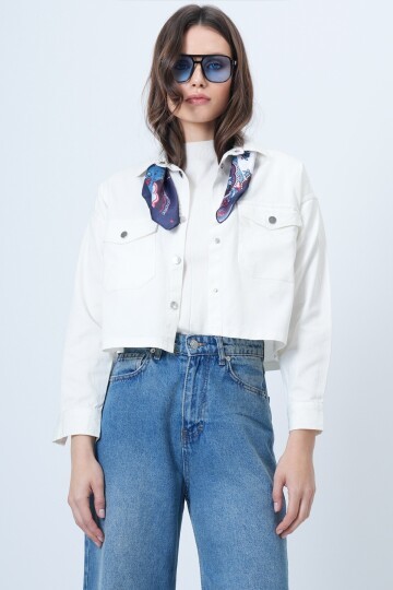 Çıt çıt kapamalı Çift Cepli Crop Ceket