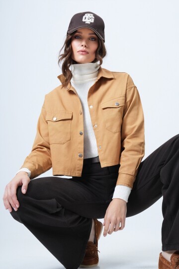 Çıt çıt kapamalı Çift Cepli Crop Ceket