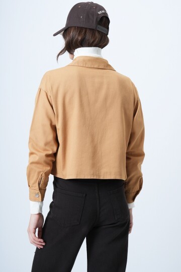 Çıt çıt kapamalı Çift Cepli Crop Ceket