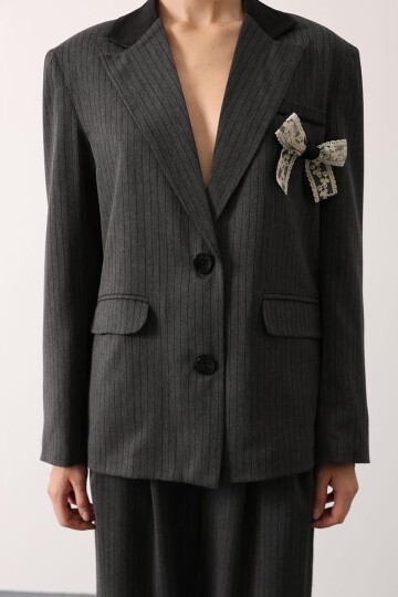 Çizgili Fiyonk Detalı Astarlı Ceket Ve Palazzo Pantolon Takım