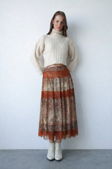 Dantel Detaylı Desenli Maxi Etek