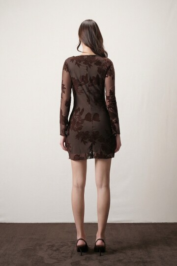 Dantel İşlemeli Elbise