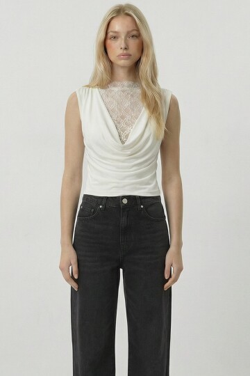 Dantelli Degaje Yaka Bluz